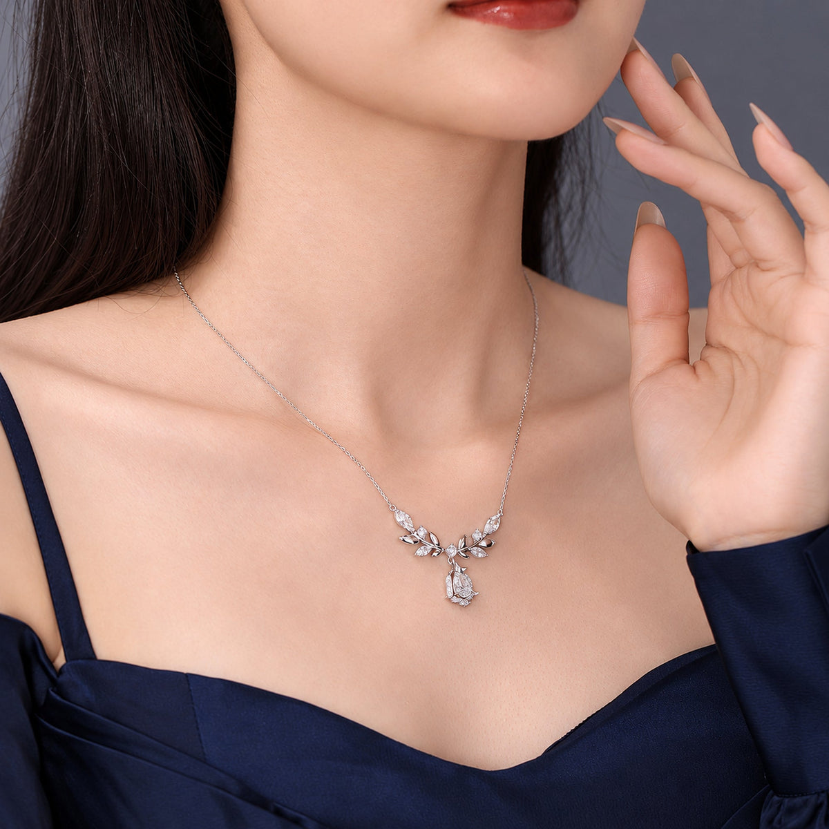 10.jpg | DANFÉE Laurel Goddess lab-grown diamond necklace