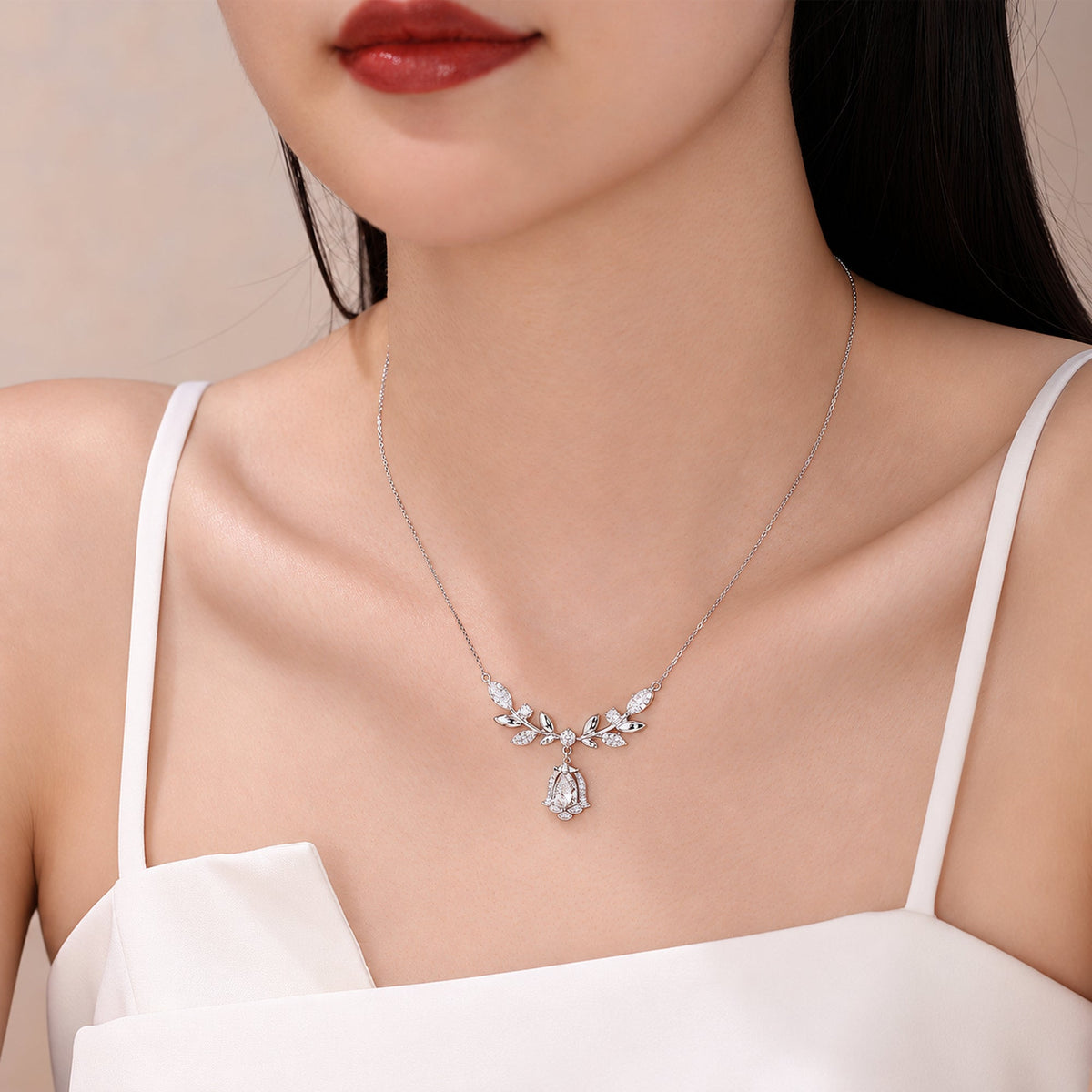 11.jpg | DANFÉE Laurel Goddess lab-grown diamond necklace