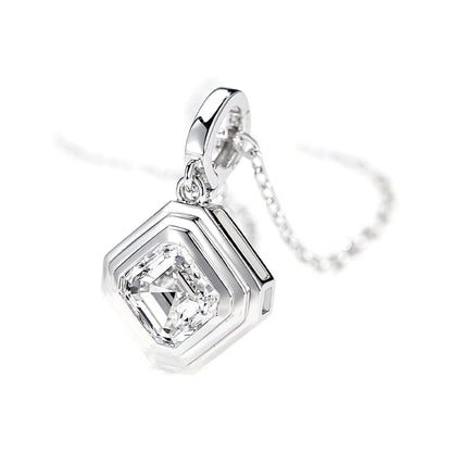 DANFÉE Deco Asscher bezel pendant, side view showing the tiered bezel