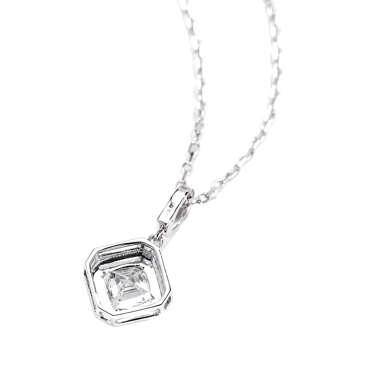 DANFÉE Deco Asscher bezel pendant, back view of the open gallery