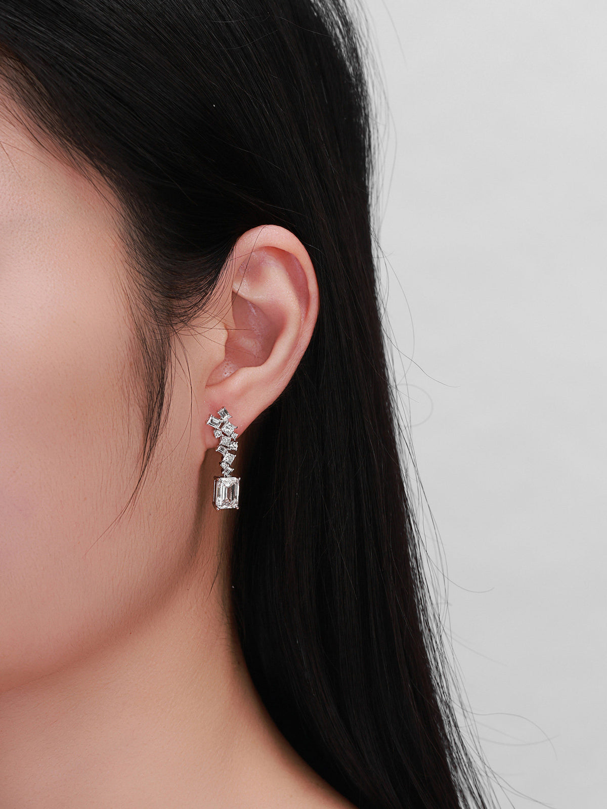 Céleste Cascade Emerald-Cut Lab-Grown Diamond Drop Earrings in PT950 Platinum | D-E | VS