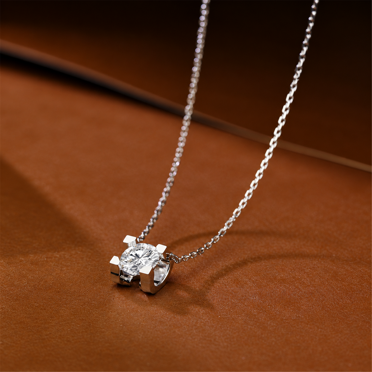 DANFÉE 1 carat bull-head lab-grown diamond necklace: angled setting detail