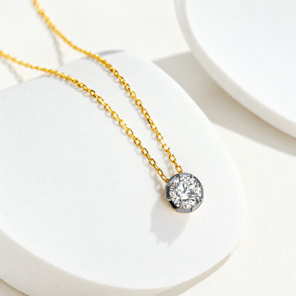 DANFÉE 1 carat lab-grown diamond necklace in 18K yellow gold - Necklace on ivory display