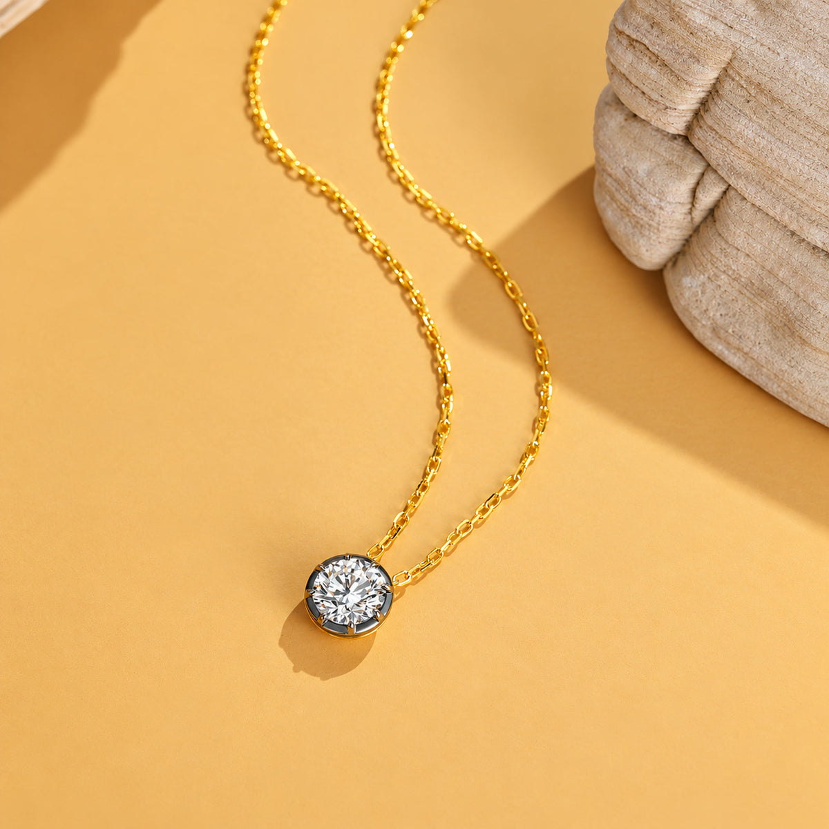 DANFÉE 1 carat lab-grown diamond necklace in 18K yellow gold - Necklace in warm sunlight