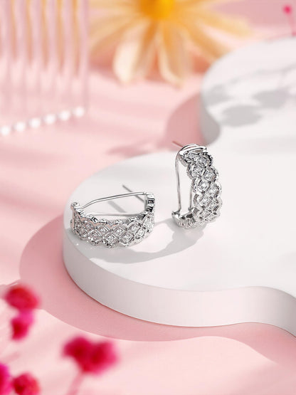 Dentelle lab-grown diamond huggies showing the omega clip back