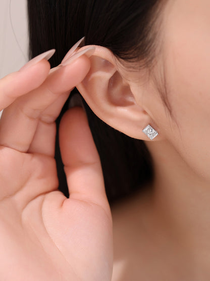 Close-up of the 1 carat radiant-cut diamond solitaire stud on the ear
