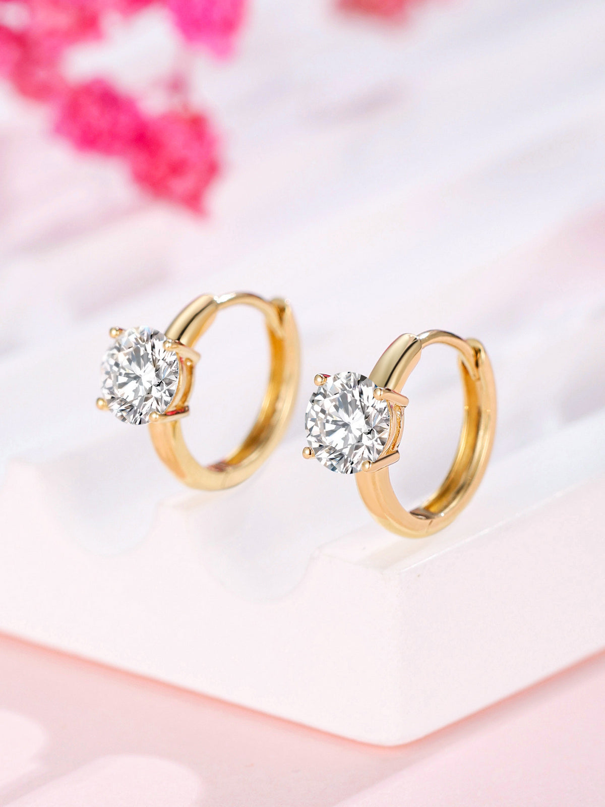 DANFÉE Étoile Solitaire round lab-grown diamond huggie earrings, lifestyle, 1 carat total, D-E VS