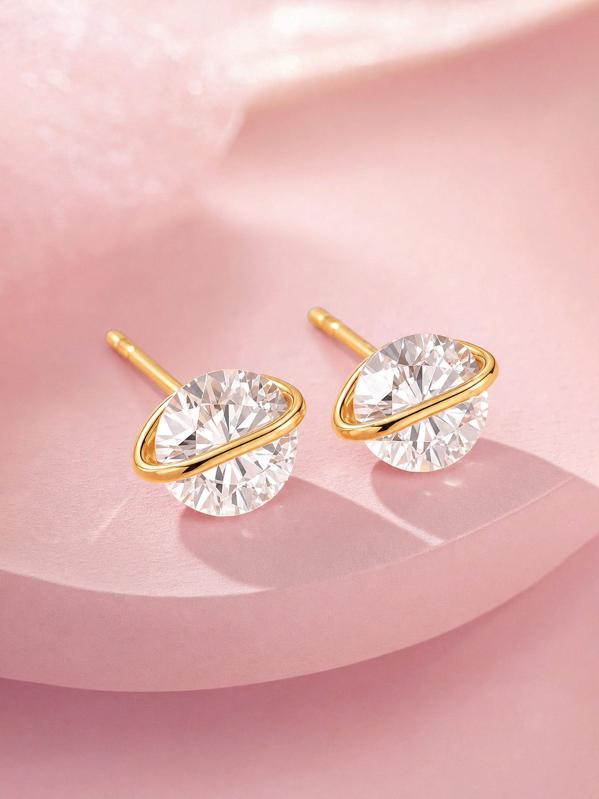 DANFÉE Orbite lab-grown diamond solitaire stud earrings, lifestyle