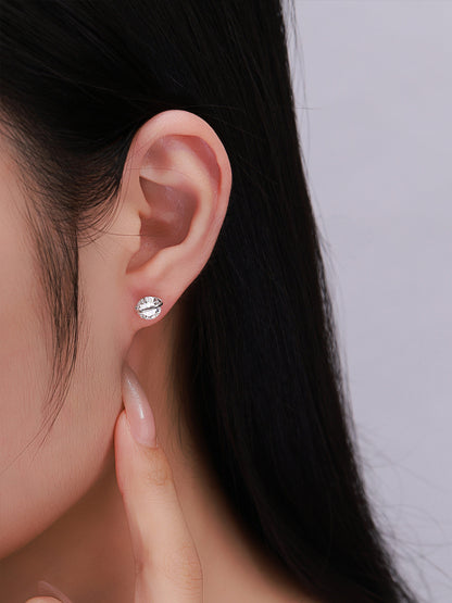 DANFÉE Orbite lab-grown diamond solitaire stud earrings, on model