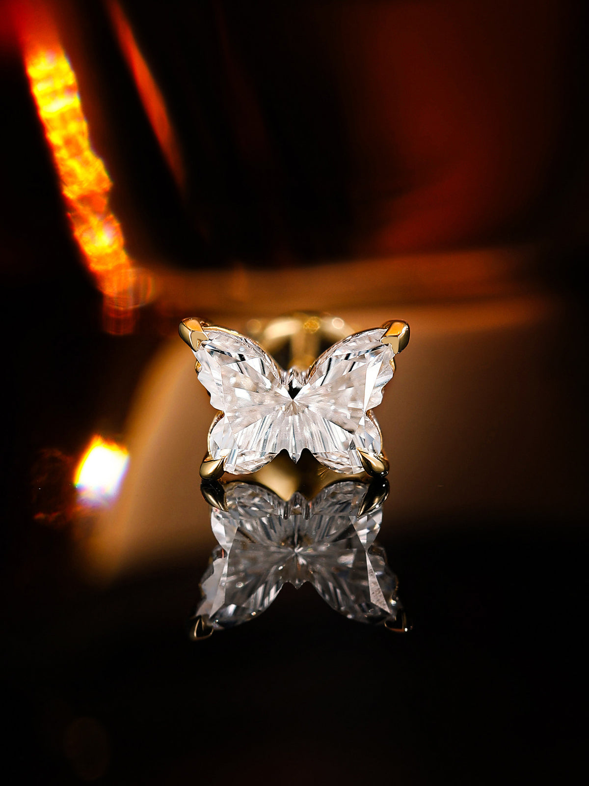 Butterfly-cut lab-grown diamond catching the light, D-E colour, VS clarity
