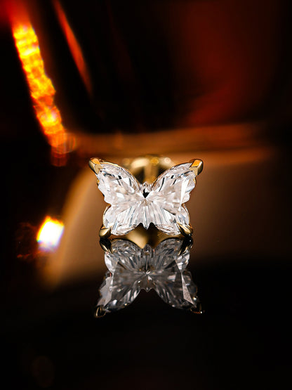 Butterfly-cut lab-grown diamond catching the light, D-E colour, VS clarity