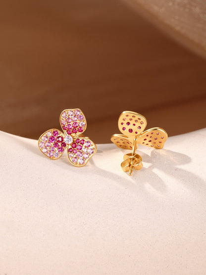 Pétale 18K gold clover stud earrings front and back with push back