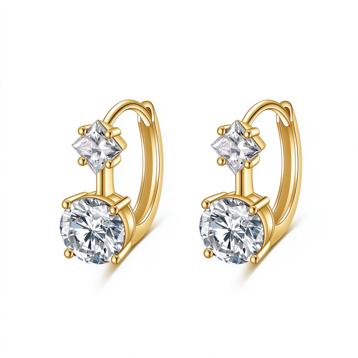 Étoile Duo princess and round lab-grown diamond huggie earrings in 18K yellow gold