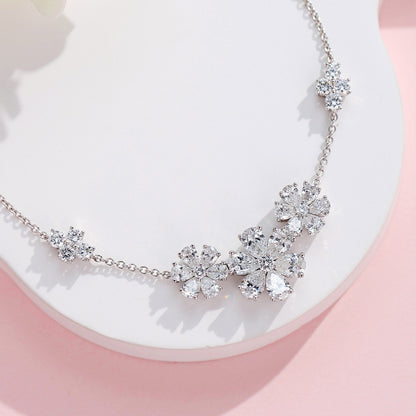 Daisy lab-grown diamond necklace in PT950 platinum