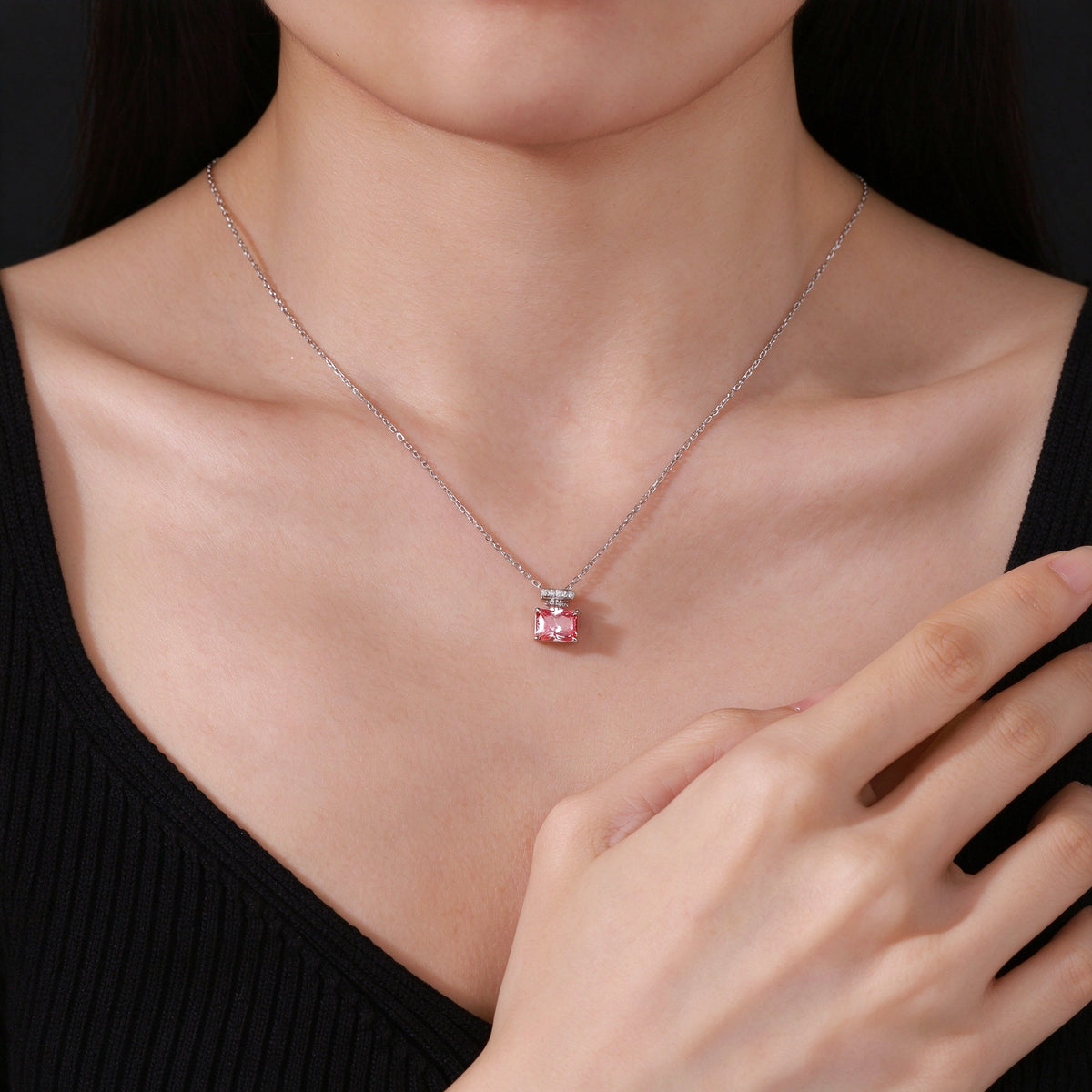 Model wearing the Parfum pink lab-grown diamond necklace in 18K white gold