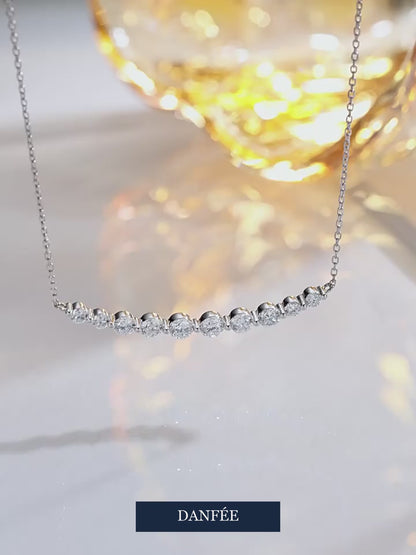 Graduated Smile Necklace with Lab-Grown Diamonds in 18K Gold & PT950 Platinum | 0.9 Carat