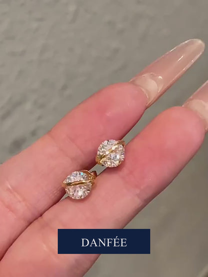 Orbite Round Lab-Grown Diamond Solitaire Stud Earrings in 18K Gold | 1-2 Carat Total | D-E | VVS