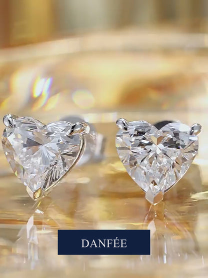 Cœur Three-Prong Heart-Cut Lab-Grown Diamond Stud Earrings in 18K Gold | 0.5–1 Carat Each | D-E | VVS