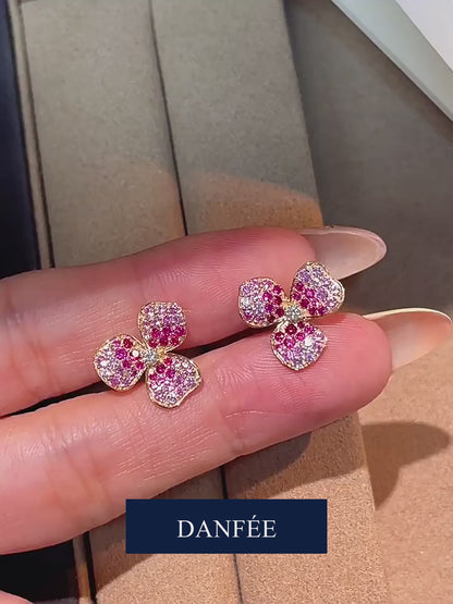 Pétale Pink Sapphire Clover Lab-Grown Diamond Stud Earrings in 18K Yellow Gold | 0.18 Carat Total | D-E | VS