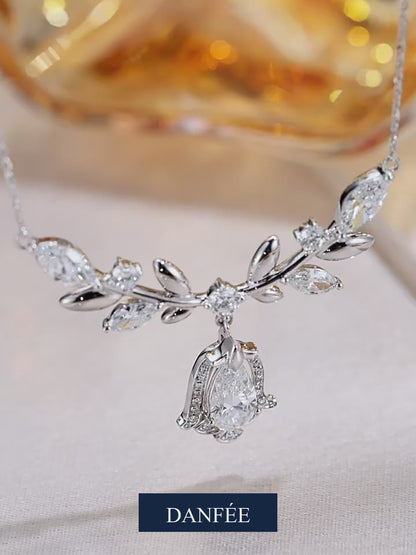 Laurel Goddess Lab-Grown Diamond Necklace in 18K Gold & PT950 Platinum | 1 Carat | D-E | VS